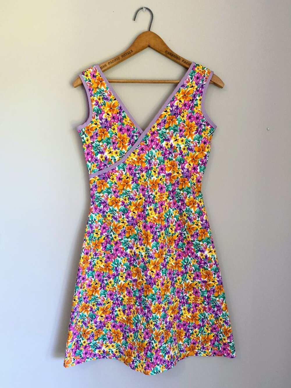 Vintage Sleeveless V-Neck Dress / Vibrant Floral Print / Y2K